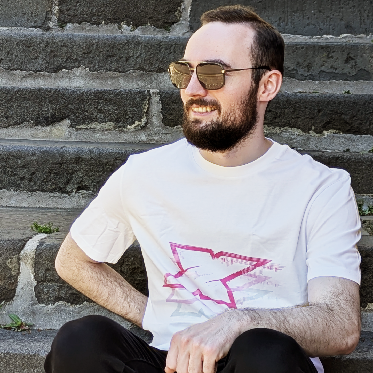 T-Shirt - Glitch Logo TraxionGG